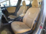2017 Volvo V40 T5 AWD 4WD Sedan for sale, Japanese used car export - photo 11 of 24 | GULJI TRADERS