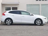 2017 Volvo V40 T3 Sedan for sale, Japanese used car export - photo 7 of 9 | GULJI TRADERS