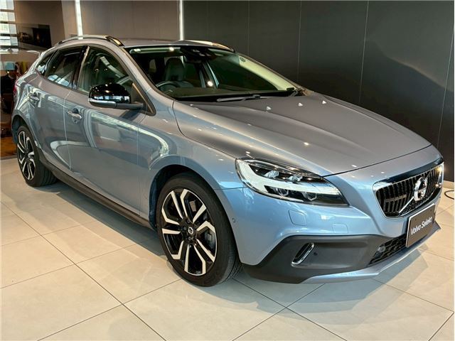 2018 Volvo V40 Dynamic Sedan for sale, Japanese used car export - photo 1 of 39 | GULJI TRADERS