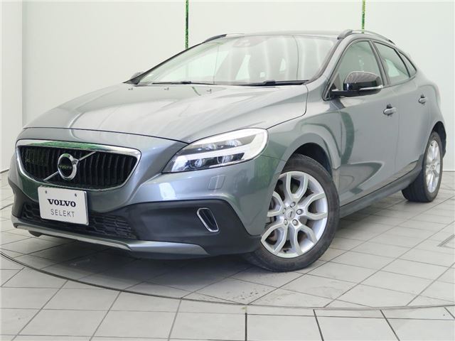 2018 Volvo V40 D4 Sedan for sale, Japanese used car export - photo 1 of 30 | GULJI TRADERS