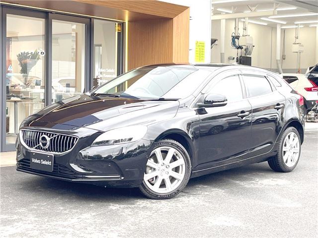 2018 Volvo V40 D4 - photo 1 2018 Volvo V40 D4 Sedan for sale, Japanese used car export - photo 1 of 30 | GULJI TRADERS
