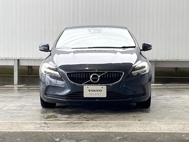 2018 Volvo V40 D4 Dynamic Sedan for sale, Japanese used car export - photo 1 of 6 | GULJI TRADERS