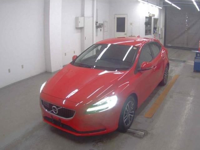 2018 Volvo V40 D4 Sedan for sale, Japanese used car export - photo 1 of 6 | GULJI TRADERS