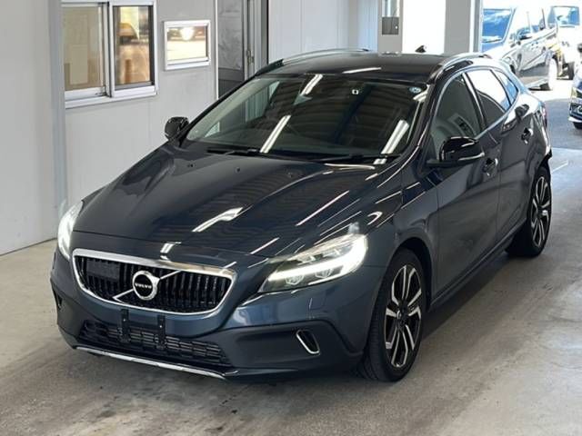 2018 Volvo V40 D4 Sedan for sale, Japanese used car export - photo 1 of 5 | GULJI TRADERS