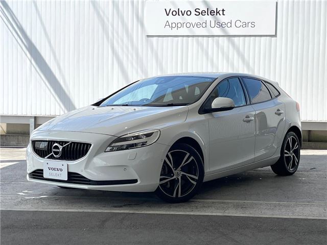 2019 Volvo V40 D4 - photo 1 2019 Volvo V40 D4 Sedan for sale, Japanese used car export - photo 1 of 30 | GULJI TRADERS