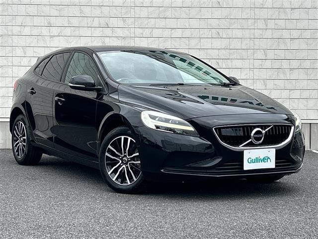 2019 Volvo V40 V40 T3 - photo 1 2019 Volvo V40 V40 T3 Sedan for sale, Japanese used car export - photo 1 of 23 | GULJI TRADERS