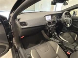 2019 Volvo V40 V40 D4 Dynamic ED Sedan for sale, Japanese used car export - photo 17 of 24 | GULJI TRADERS