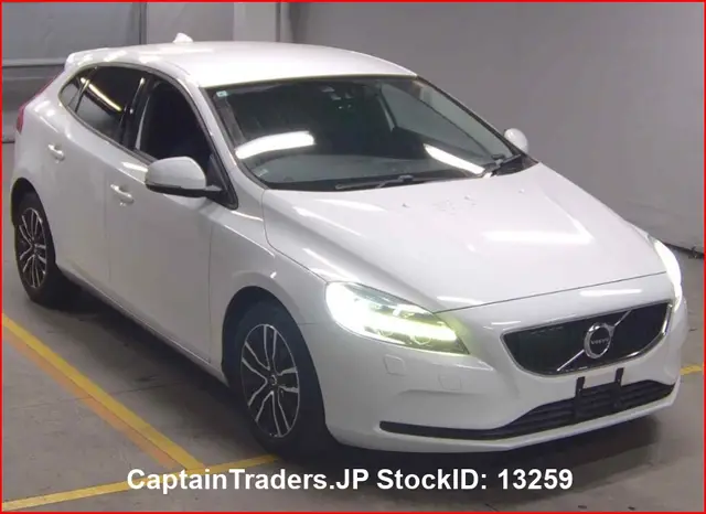 2019 Volvo V40 - photo 1 2019 Volvo V40 Pearl Sedan for sale, Japanese used car export | GULJI TRADERS