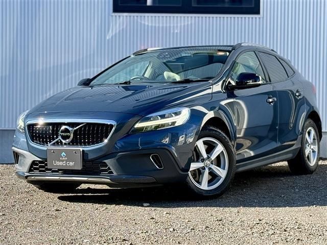 2020 Volvo V40 CROSS T5 AWD SE - photo 1 2020 Volvo V40 CROSS T5 AWD SE Sedan for sale, Japanese used car export - photo 1 of 24 | GULJI TRADERS