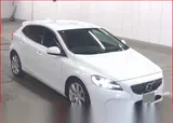 2019 Volvo V40 Inscription D4 White Sedan for sale, Japanese used car export - photo 1 of 29 | GULJI TRADERS