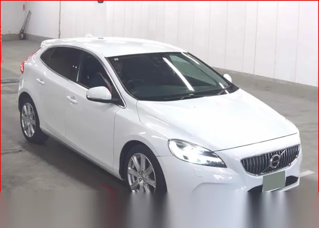 2019 Volvo V40 Inscription D4 White Sedan for sale, Japanese used car export | GULJI TRADERS