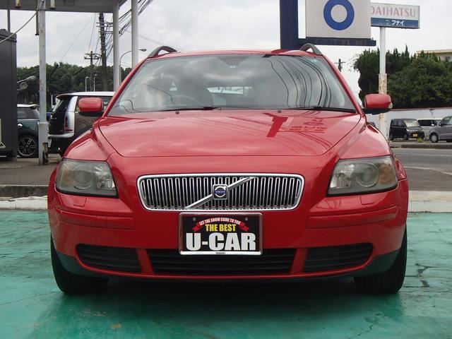 2007 Volvo V50 2.4 - photo 1 2007 Volvo V50 2.4 Sedan for sale, Japanese used car export - photo 1 of 11 | GULJI TRADERS