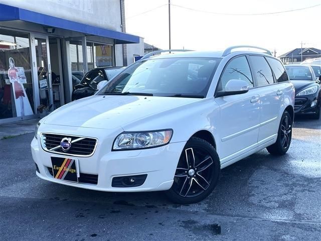 2012 Volvo V50 - photo 1 2012 Volvo V50 Sedan for sale, Japanese used car export - photo 1 of 9 | GULJI TRADERS