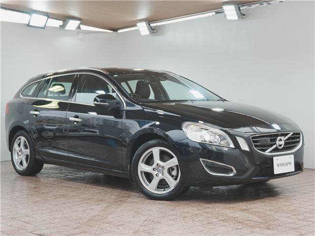 2011 Volvo V60 - photo 1 2011 Volvo V60 Sedan for sale, Japanese used car export - photo 1 of 68 | GULJI TRADERS