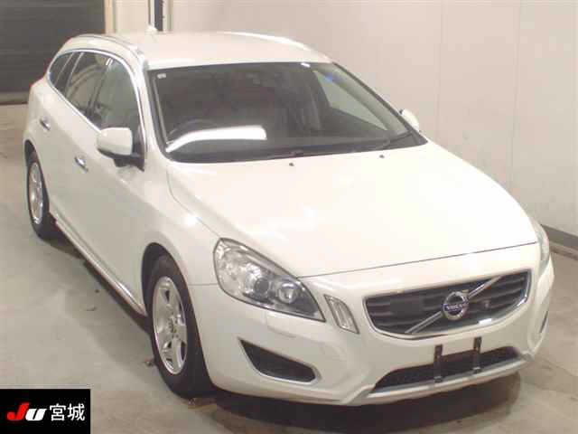 2011 Volvo V60 - photo 1 2011 Volvo V60 Sedan for sale, Japanese used car export - photo 1 of 5 | GULJI TRADERS