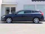 2015 Volvo V60 D4 SE Sedan for sale, Japanese used car export - photo 11 of 50 | GULJI TRADERS