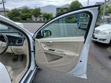 2016 Volvo V60 T5SE Sedan for sale, Japanese used car export - photo 18 of 49 | GULJI TRADERS