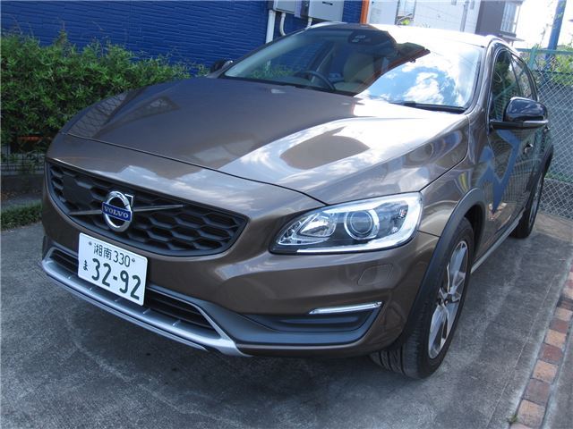 2016 Volvo V60 T5 AWD SE - photo 1 2016 Volvo V60 T5 AWD SE Sedan for sale, Japanese used car export - photo 1 of 8 | GULJI TRADERS