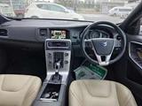 2017 Volvo V60 D4 Dynamic Sedan for sale, Japanese used car export - photo 8 of 25 | GULJI TRADERS