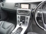 2017 Volvo V60 D4 Dynamic Sedan for sale, Japanese used car export - photo 10 of 24 | GULJI TRADERS