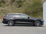 2019 Volvo V60 T5 INSCRIPITIN Sedan for sale, Japanese used car export - photo 4 of 25 | GULJI TRADERS