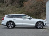 2019 Volvo V60 T5AWD PRO Sedan for sale, Japanese used car export - photo 4 of 25 | GULJI TRADERS