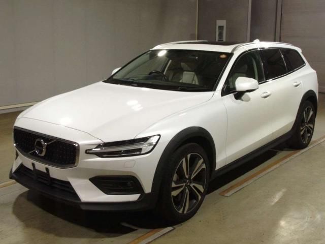 2020 Volvo V60 T5 AWD - photo 1 2020 Volvo V60 T5 AWD Sedan for sale, Japanese used car export - photo 1 of 9 | GULJI TRADERS