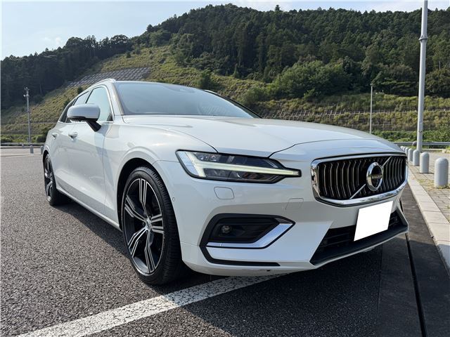 2021 Volvo V60 B5 Sedan for sale, Japanese used car export | GULJI TRADERS