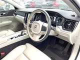 2021 Volvo V60 B4 Sedan for sale, Japanese used car export - photo 22 of 30 | GULJI TRADERS