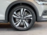 2021 Volvo V60 B5 AWD 4WD Sedan for sale, Japanese used car export - photo 33 of 53 | GULJI TRADERS