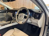 2021 Volvo V60 B5 AWD 4WD Sedan for sale, Japanese used car export - photo 37 of 53 | GULJI TRADERS