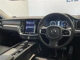 2021 Volvo V60 V60 B5 AWD 4WD Sedan for sale, Japanese used car export - photo 14 of 24 | GULJI TRADERS