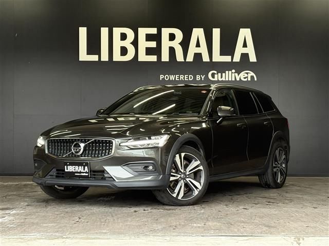 2021 Volvo V60 V60 B5 AWD 4WD Sedan for sale, Japanese used car export - photo 1 of 24 | GULJI TRADERS