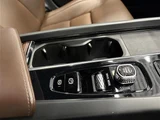 2021 Volvo V60 V60 B5 AWD 4WD Sedan for sale, Japanese used car export - photo 17 of 24 | GULJI TRADERS