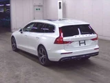 2021 Volvo V60 B5 Sedan for sale, Japanese used car export - photo 4 of 14 | GULJI TRADERS