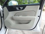 2021 Volvo V60 PHV T6 AWD Sedan for sale, Japanese used car export - photo 30 of 50 | GULJI TRADERS