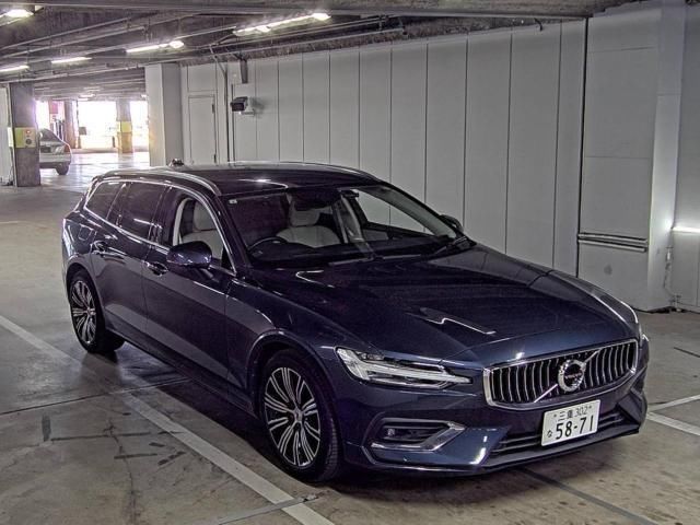 2021 Volvo V60 B5 - photo 1 2021 Volvo V60 B5 Sedan for sale, Japanese used car export - photo 1 of 5 | GULJI TRADERS