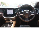 2022 Volvo V60 Hybrid Sedan for sale, Japanese used car export - photo 18 of 63 | GULJI TRADERS