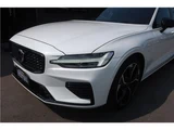 2022 Volvo V60 Hybrid Sedan for sale, Japanese used car export - photo 52 of 63 | GULJI TRADERS