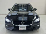 2022 Volvo V60 B4 Sedan for sale, Japanese used car export - photo 23 of 32 | GULJI TRADERS