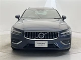 2022 Volvo V60 B5 Sedan for sale, Japanese used car export - photo 9 of 30 | GULJI TRADERS
