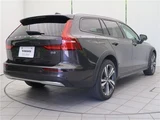 2022 Volvo V60 B5 AWD Sedan for sale, Japanese used car export - photo 15 of 29 | GULJI TRADERS