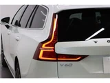 2022 Volvo V60 B4 Sedan for sale, Japanese used car export - photo 13 of 50 | GULJI TRADERS