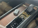 2022 Volvo V60 B5 AWD Sedan for sale, Japanese used car export - photo 41 of 50 | GULJI TRADERS