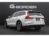 2022 Volvo V60 B5 AWD Sedan for sale, Japanese used car export - photo 11 of 24 | GULJI TRADERS