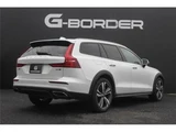 2022 Volvo V60 B5 AWD Sedan for sale, Japanese used car export - photo 19 of 24 | GULJI TRADERS