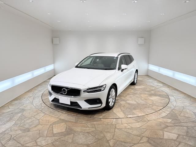 2022 Volvo V60 B4 - photo 1 2022 Volvo V60 B4 Sedan for sale, Japanese used car export - photo 1 of 9 | GULJI TRADERS