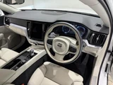 2022 Volvo V60 B4 Sedan for sale, Japanese used car export - photo 4 of 9 | GULJI TRADERS