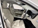 2022 Volvo V60 B4 Sedan for sale, Japanese used car export - photo 5 of 9 | GULJI TRADERS