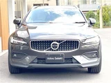 2023 Volvo V60 B5 AWD Sedan for sale, Japanese used car export - photo 9 of 30 | GULJI TRADERS
